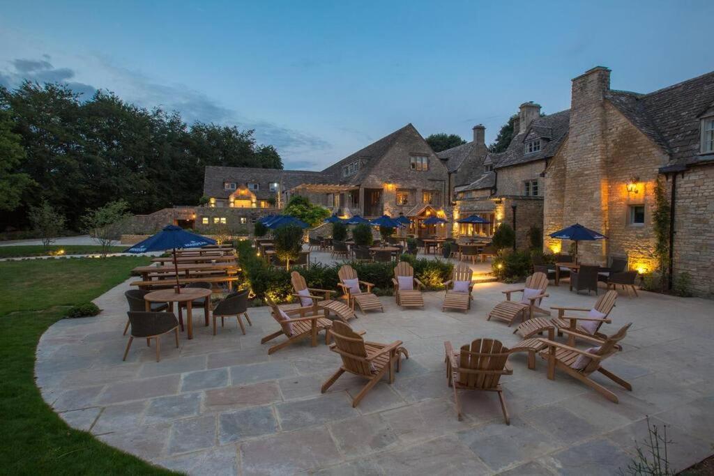 Large Stylish Luxury Cotswold Cottage - Ideal For Families, W/ Ev Charging Andoversford Exterior foto